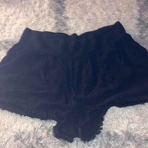 Black comfy shorts that are very stretchy size L